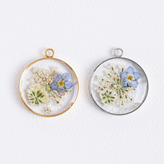 Real Flower Charm, Forget me Not and Baby‘s Breath Charm, Wedding Charm, Real Pressed Flowers Charm for Wedding Jewelry Making Supply