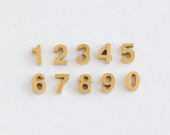 ジュエリー作りのためのカラフルな数字ビーズ、数字チャーム、文字 