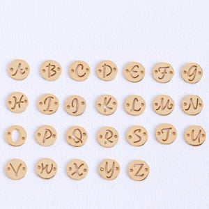 S925 Münze Brief Verbinder Charms, vergoldete Brief Verbinder Charme, Anfangsbuchstabe Runder Anhänger, Gold Brief Halskette Verbinder Charme