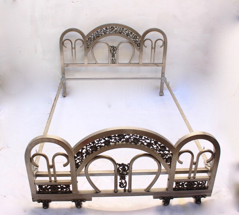 Art Deco Chrome Doppel spanisch Bett Kopfteil und Fuß Teil ...