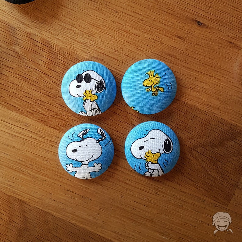 keychain stamped with Snoopy card holder Retractable identifier Peanuts hug retractable ID holder Lanyard Badge reel