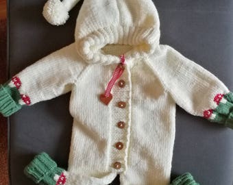 Baby jumpsuit hand knitted, for autumn and winter