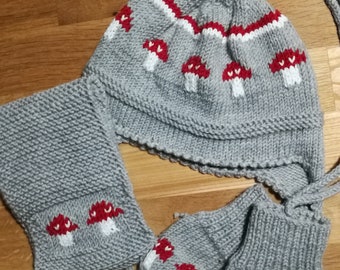 Baby hat as set, toadstool