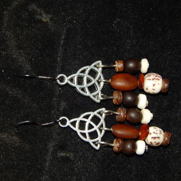 boucles d'oreilles celtiques en graines naturelles  bijoux de créateur