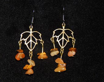 boucles d'oreilles pendantes feuilles et pierres