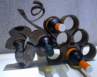 Portabottiglie, Cartone, grappolo d'uva, pratico e leggero. Decorazione per la casa. Robusto, sostiene 8 bottiglie. Art cardboard.