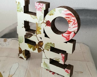 HOPE. Allegra decorazione per la casa. Cartone decorato a fiori stile shabby chic. Appendere al muro o appoggiare su un mobile. Leggerissima