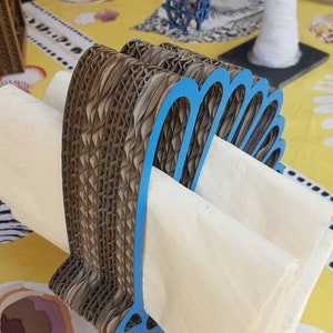 Portatovaglioli, Cartone, conchiglia, pratico e leggero. Casa al mare. Art cardboard.