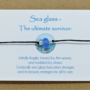 Cadeau pour adolescente Cadeaux pour adolescente. Bracelet de l'amitié et carte postale en verre de mer. Choix de couleurs Recyclé Upcyclé Respectueux de l'environnement Durable