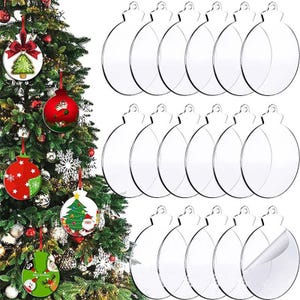 Puede incluir: Un árbol de Navidad decorado con adornos y bolas de acrílico transparente. Los adornos redondos presentan diseños festivos, incluyendo un árbol de Navidad, Papá Noel y copos de nieve. Las bolas transparentes están listas para personalizar.