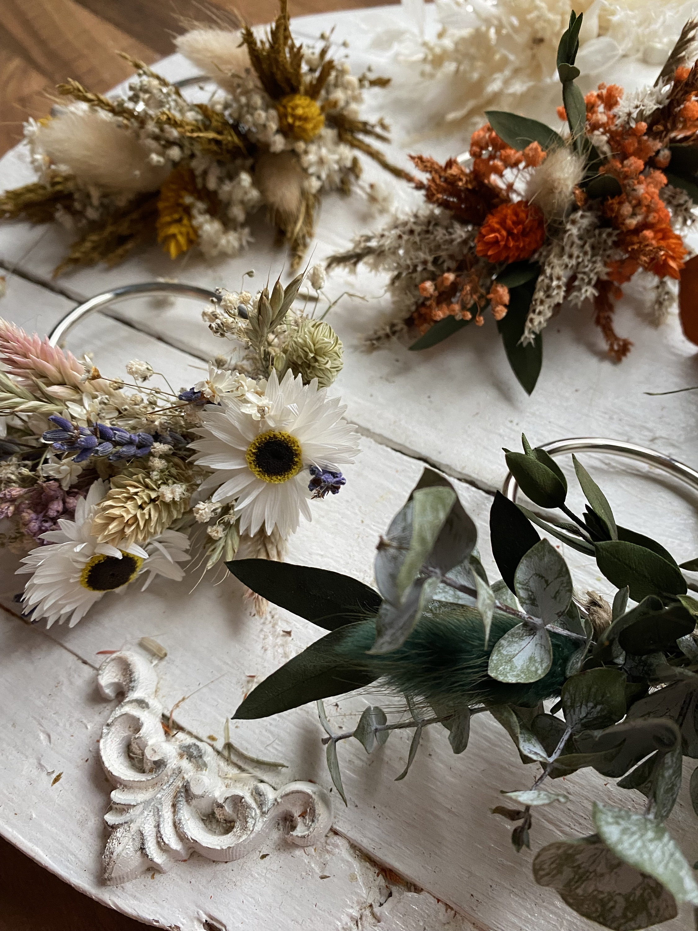 Ronds De Serviette Dorés Ajourés En Forme De Fleur - Lot De 12 Ou 24 - Pour Mariage, Noël, Décoration De Table élégante