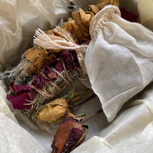 Sage & Rose smudge stick, cleansing stick, smudge kits, eucalyptus smudge, lavender smudge, dried rose, cleansing, rosemary aromatherapy kit