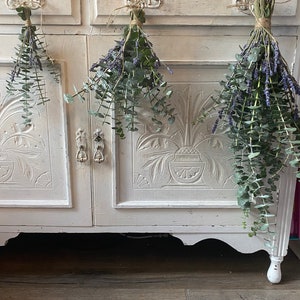 Eucalyptus Shower Steamers: Aromatherapy with Rosemary & Lavender