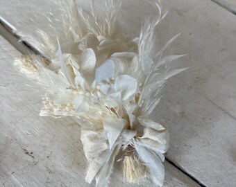 White Pampas Grass Boutonniere: Boho Wedding Lapel Pin