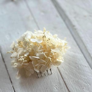 Cream champagne bride hydrangea dried flower wedding hair comb, hair accessories, floral hair comb, summer hair pin, hydrangea hair comb,