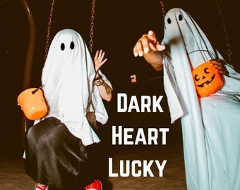 darK heaRt Lucky Scoop by Daysela from Daysela's smaLL little shoP of stranGe and UnusuaL. Gothic Mystery Drops. Witchy Surprise Bags.