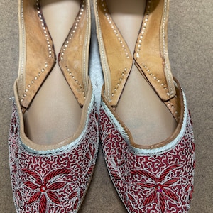 Indian Ethnic Beaded Embroidered Shoes/Jutti/Khussa/Mojari/Ballet/Balerina/Bridesmaid Shoes, Sandals - RED/SILVER SIZE 7