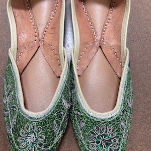 Indian Ethnic Beaded Embroidered Shoes/Jutti/Khussa/Mojari/Ballet/Balerina/Bridesmaid Shoes, Sandals - GREEN/SILVER SIZE 10