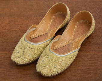 Punjabi Jutti/Indian Ethnic Beaded Shoes/Jutti/Khussa/Mojari/Ballet/Ballerina/Bridesmaid Shoes, Sandals - LIGHT GOLD Size 8