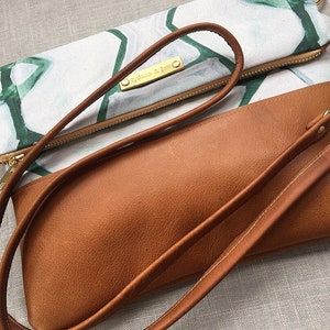 Green crossbody bag, leather crossbody, green handbag, leather clutch, emerald handbag, linen purse, green purse