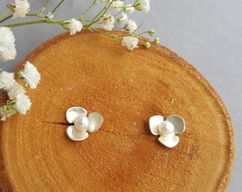 Blossom stud earrings BLOSSOM with PEARL, hand-forged from solid 925 silver