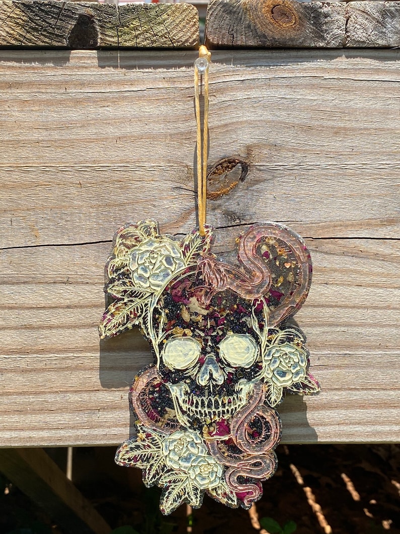 Skull and snake resin wall hanging decor