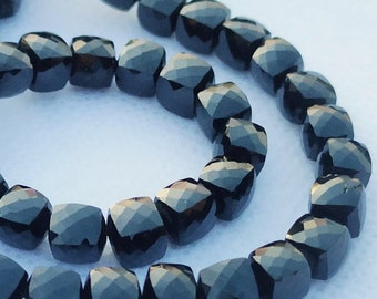 Naturliga svarta spinellpärlor 4 x 4 mm, AAA+ fasetterade 3D-lådslipade ädelstenspärlor, 13 tums sträng, smyckestillverkning med svart spinell