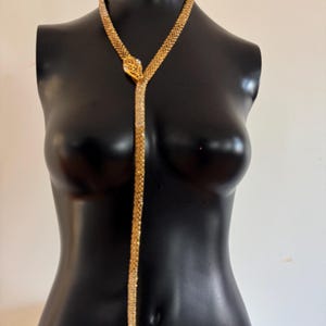 Vintage Valentino Garavani Kristall Schlange Halskette Goldton Metall und Kristall, Valentino Lariat Halskette Bild 2