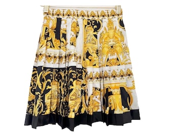 versace vintage 1992 Versace Silk Mini Skirt! Perfectly sized at XS US 2, IT 38, Versace, made in Italy