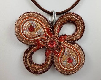 Removable pendant with Swarovski crystals