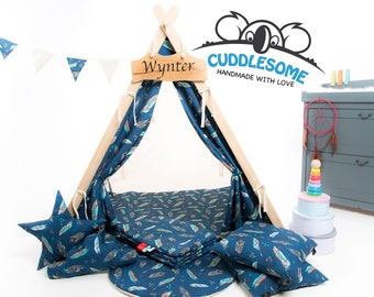 Tipi à plumes bleues pour enfants Montessori par Cuddlesome / tipi pour enfants / cabane de jeu avec tapis de jeu