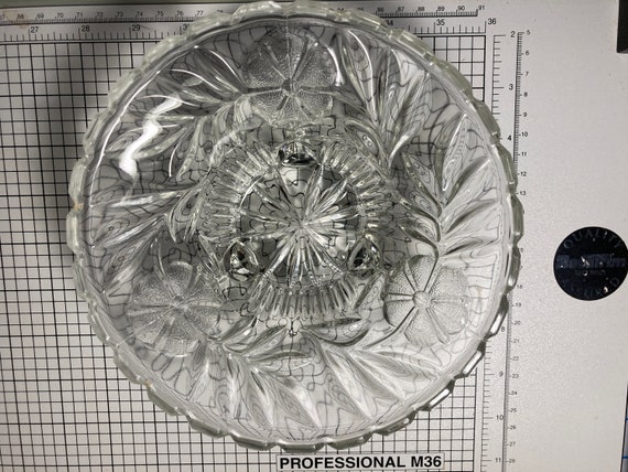 Vintage Pressed Glass Candy Dish - Etsy Vintage Pressed Glass Candy Dish - Etsy