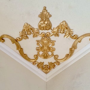 Fantastic stucco corner for the ceiling in white, gold or silver