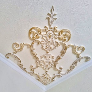 Dreamlike stucco corner for the ceiling in white or gold