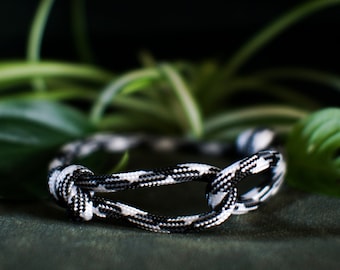 Black & White Paracord Minimalist Bracelet | Mens Paracord Bracelet | Sailing Gift | Nautical Bracelet | Climbing Bracelet