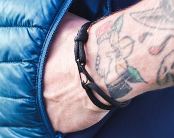 Carabiner Bracelet | Paracord Bracelets | Climbing Bracelet | Mens Bracelet | Survival Bracelet | EDC | Everyday Carry | NEVETdesigns