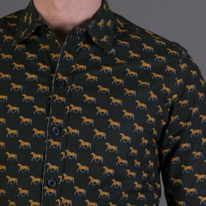 Mens 100% Cotton Long Sleeve Slim Fit Shirt Yellow Horses Green Print