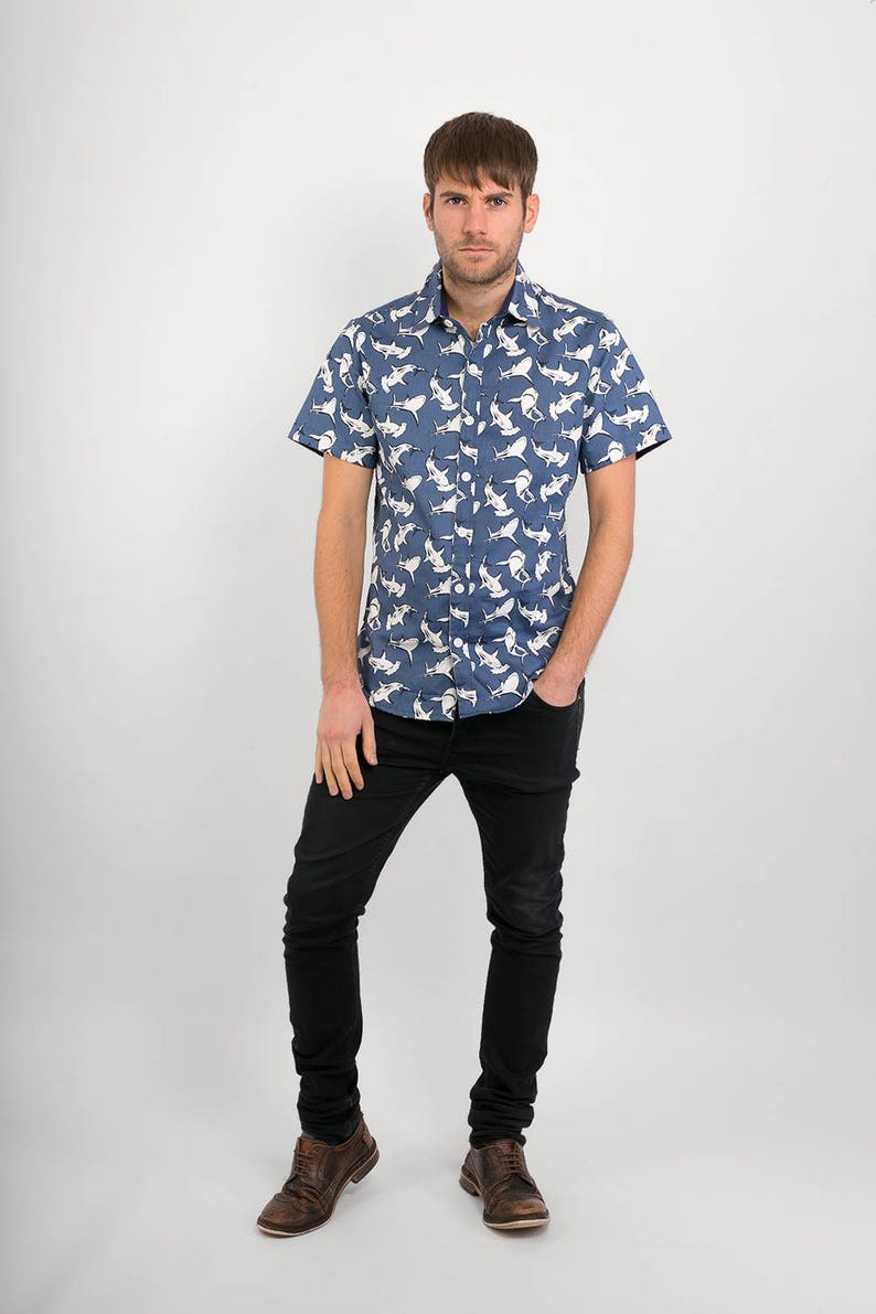 Mens 100% Cotton Short Sleeve Slim Fit Shirt Grey Sharks Print image 2