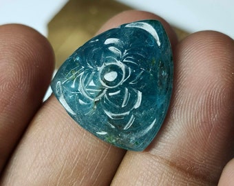 Geschnitztes Denim-blaues Aquamarin-Schild-Cabochon: März Geburtsstein