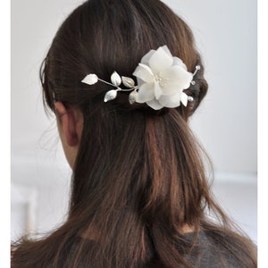 Wedding Flower Hair piece Bridal Silk Organza Ivory hair Comb Floral silk flower magnolia Bride silver Leaves silk flower comb Headpiece