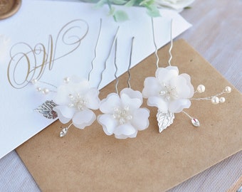 Bridal hair pins Silk flower hair pins white flower comb pearls wedding hair piece floral hair pin bridal hair accessories small flower clip
