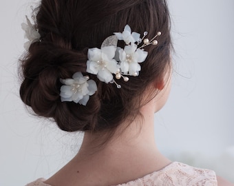 Bridal hair pins set silk flowers white wedding hairpiece for bride organza floral pins pearl hair accessories bridesmaid updo pins