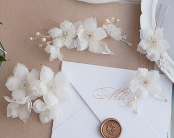 Accessorio Brida Copricapo da sposa Forcine per capelli floreali Pezzo per capelli floreale damigella d'onore Pezzo per capelli avorio floreale Vite Orecchini grandi fiori in seta per sposa