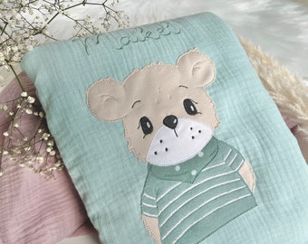 Cute muslin blanket with bear mint