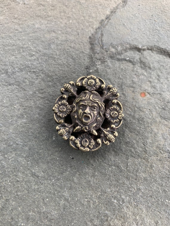 Green Man Art Nouveau Dress Clip - image 8