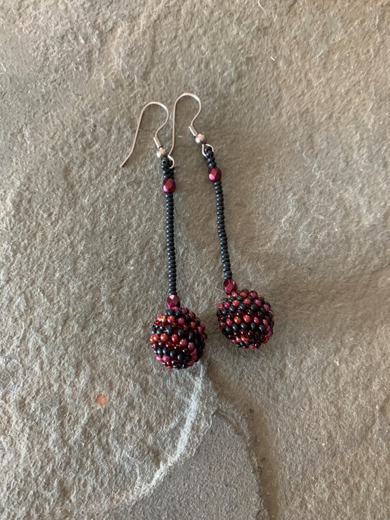 Vintage Beaded Dangle Earrings, Black and Red Bea… - image 2