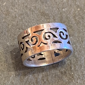 Cut Out Sterling Silver Filigree Ring Band, Size 5 1/2, 9 1/2mm