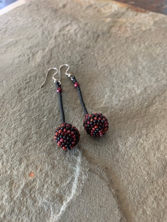 Vintage Beaded Dangle Earrings, Black and Red Bea… - image 3