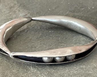 Handmade Vintage Sterling Silver Pea Pod Bangle Bracelet