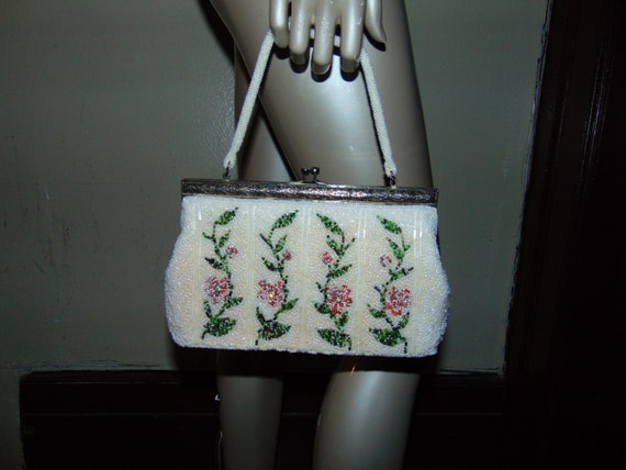 Beaded Purses Figure 4 